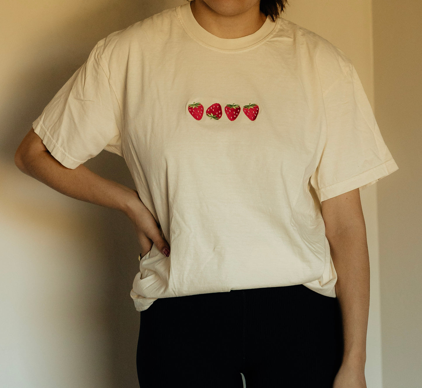 STRAWBERRY EMBROIDERED T-SHIRT