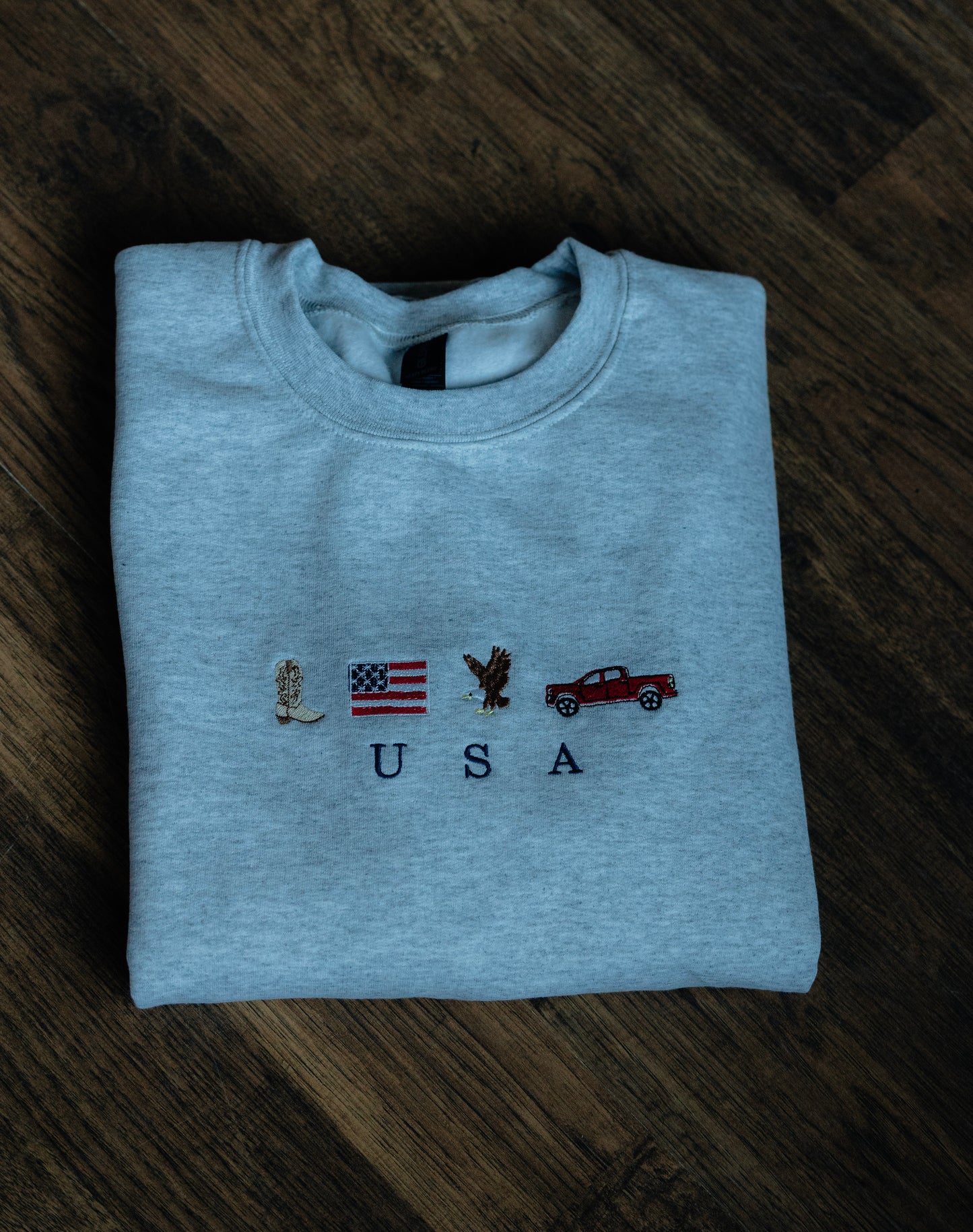 USA EMBROIDERED SWEATSHIRT/CREWNECK