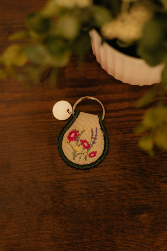 BOUQUET PATCH EMBROIDERED KEYCHAIN