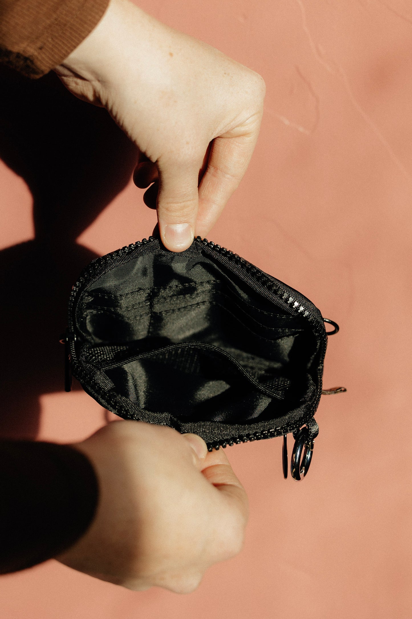 COMPACT CARD HOLDER AND CANVAS WRISTLET KEYCHAIN