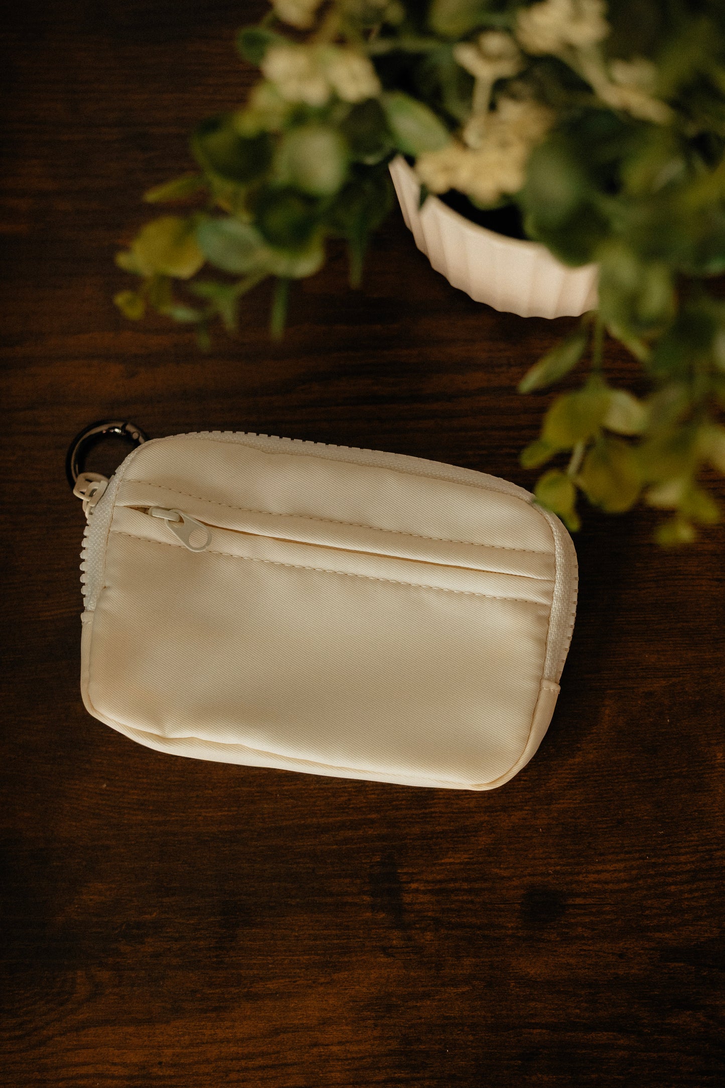 COMPACT CARD HOLDER AND CANVAS WRISTLET KEYCHAIN