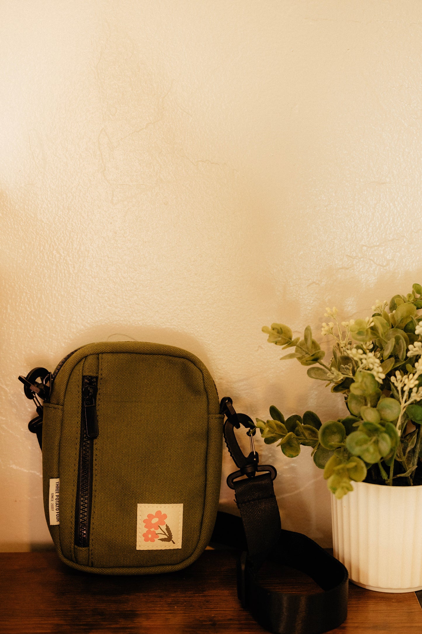 ORANGE BLOSSOM CROSSBODY BAG